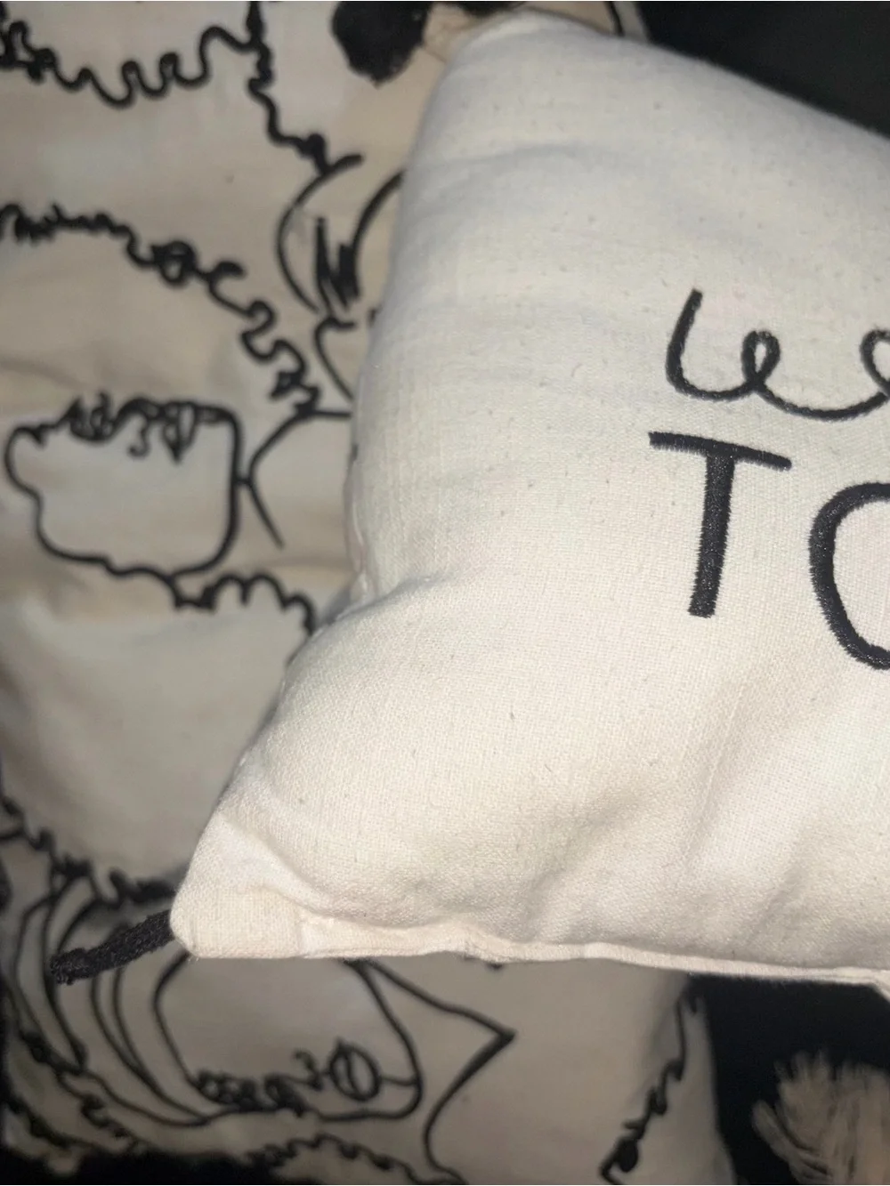Decorative Black & White Face-Print Throw Pillow Set - Home Bedding